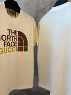 North Face λευκό φαρδύ μπλουζάκι