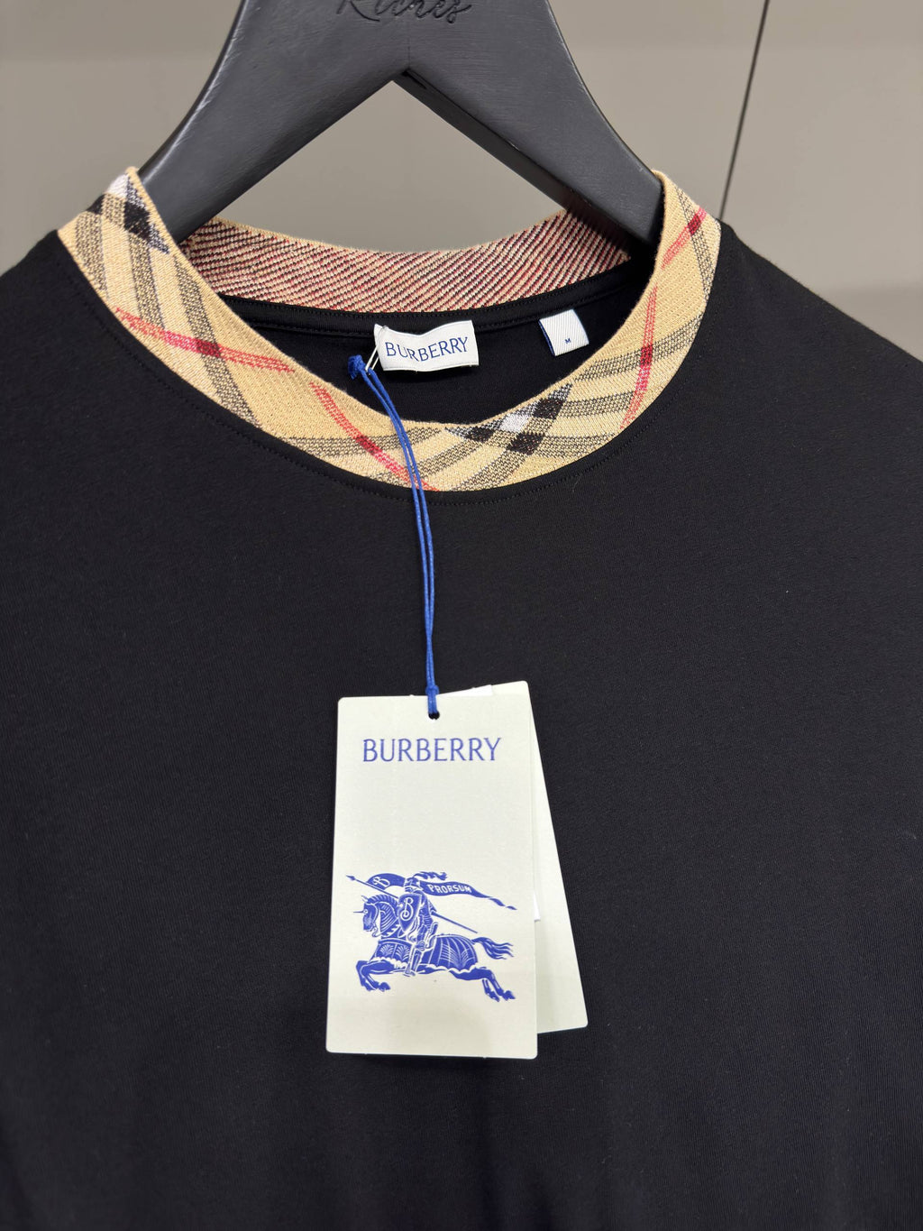 Μαύρο βαμβακερό T-shirt Check Trim
