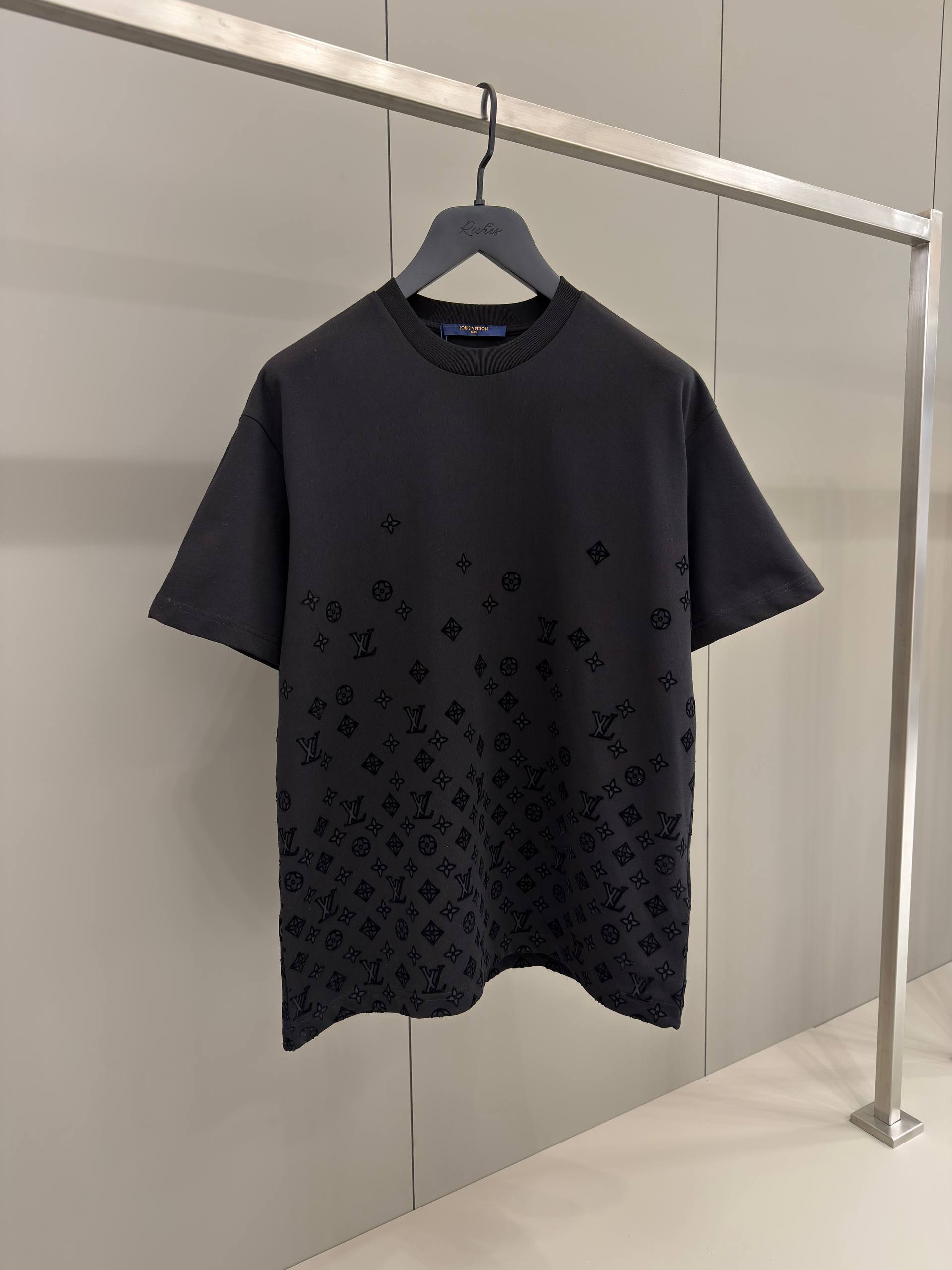 Flock Print Monogram Gradient Black T-shirt