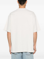 Πολιτικό φαρδύ λευκό T-shirt με στένσιλ