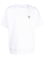 Λευκό T-shirt με Επίπεδα Λεπτομέρειας και Τύπωμα Λογότυπου